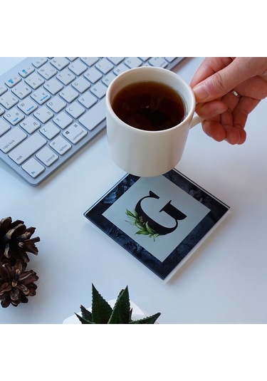 Decorita Cam Bardak Altlığı G Harfli Tasarım 4'lü Takım 10 x 10 CM Çok Renkli