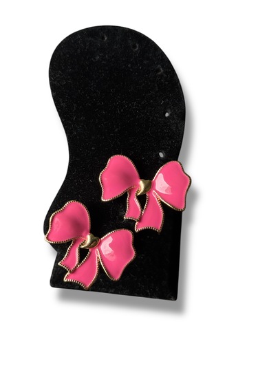 Kalp Detaylı Fiyonklu Bijuteri Küpe