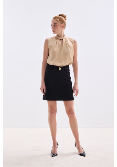 Sateen Bel Aksesuarlı Mini Etek - Siyah-136789 Siyah