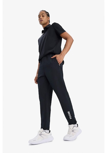 DeFactoFit Slim Fit Dar Kesim Çift Cepli Dokuma Sporcu Jogger C2833AX25SMBK81