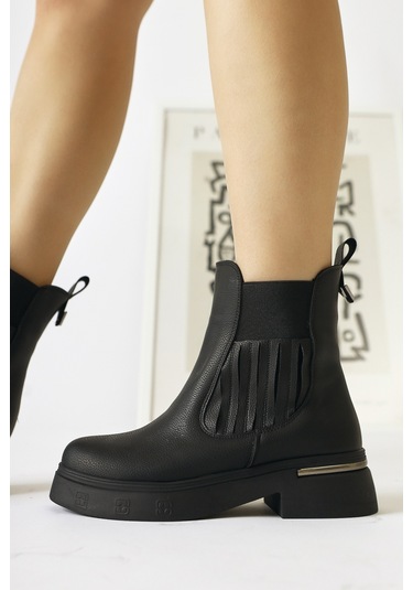 Pava Siyah Topuk Detaylı Çekme Bot 001