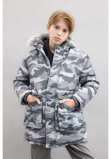 DeFacto Erkek Çocuk Çıkarılabilir Suni Kürk Yaka Kapüşonlu Pelüş Astar Parka C8787A824CWGR91 DeFacto Erkek Çocuk Çıkarılabilir Suni Kürk Yaka Kapüşonlu Pelüş Astar Parka C8787A824CWGR91