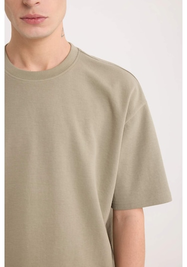 DeFacto Oversize Geniş Kalıp Ütü Gerektirmeyen Bisiklet Yaka Kısa Kollu Basic Düz Ağır Kumaş Tişört X3926AZ25SPKH465 DeFacto Oversize Geniş Kalıp Ütü Gerektirmeyen Bisiklet Yaka Kısa Kollu Basic Düz Ağır Kumaş Tişört X3926AZ25SPKH465