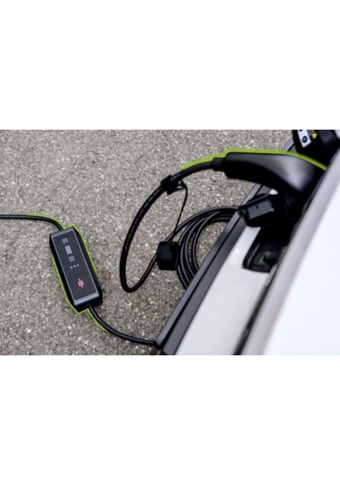 Brennenstuhl E-mobility Serisi Duvar Tipi Uyumlu 3 Fazlı 8 M Kablolu 16A 11 KW Elektrikli Araç Şarj İstasyonu