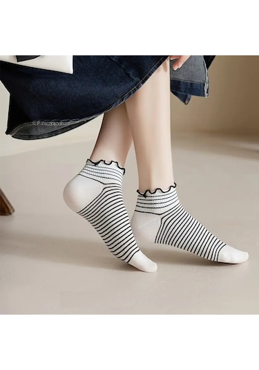 Shopiolog Sevimli Marul Desenli Bilek Çorabı Desen8 Siyah - Beyaz