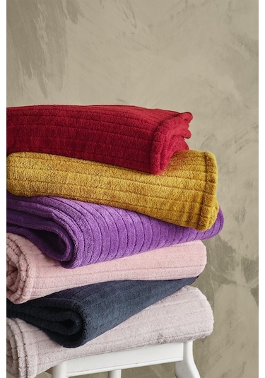 Zeynep Tekstil Comfy Kapşonlu Wellsoft Peluş Sabahlık Robdeşambr Bornoz Mor Zeynep Tekstil Comfy Kapşonlu Wellsoft Peluş Sabahlık Robdeşambr Bornoz Mor