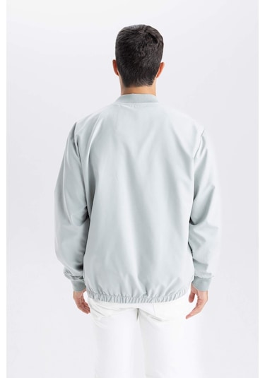 DeFacto Su İtici Hafif İnce Bomber Mont Ceket Kolej Yaka Fermuarlı Cepli Mevsimlik D7447AX24AUGN1255 Yeşil DeFacto Su İtici Hafif İnce Bomber Mont Ceket Kolej Yaka Fermuarlı Cepli Mevsimlik D7447AX24AUGN1255 Yeşil