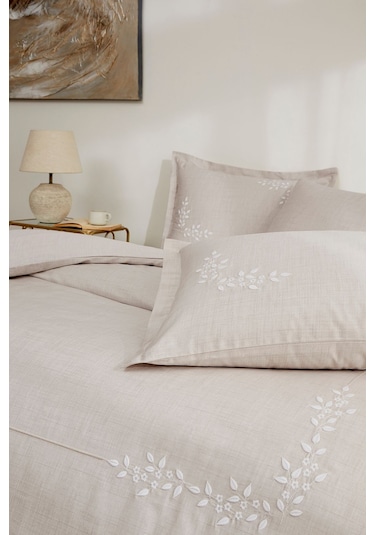 Özdilek Daniela Battal Boy Nakışlı Saten Nevresim Takımı Çok Renkli