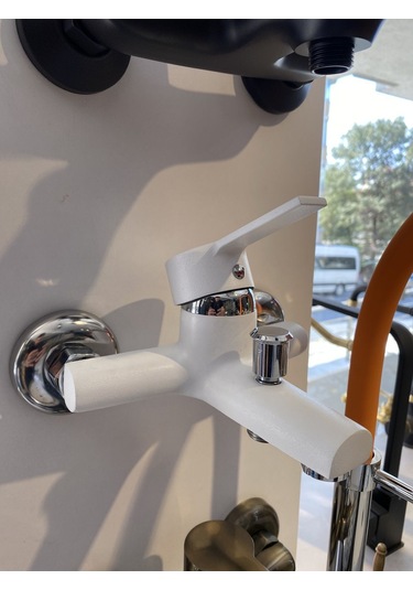 İsaoğlu Yapı Banyo Bataryası Beyaz Banyo Musluğu Mat Beyaz Duş Bataryası Beyaz