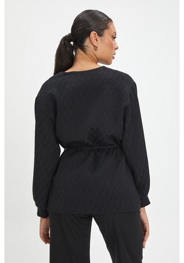 Örgü Desenli, Kuşaklı Bluz - Modern Ve Şık Tasarım - Günlük Ve Özel Kullanım İçin Zarif Tasarım Bej