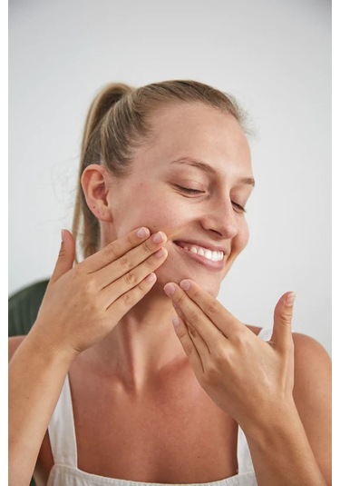 Gaia London Hyaluronic Acid Yoğun Nemlendirme Bakım Serumu 50 ML