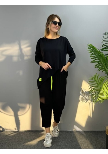 Leyla Sanat Sanata Yeni Bir Bakış Açısı Kadın Iki Iplik Viskon Pamuk Kumaş Arma Detaylı Ikili Takım Siyah