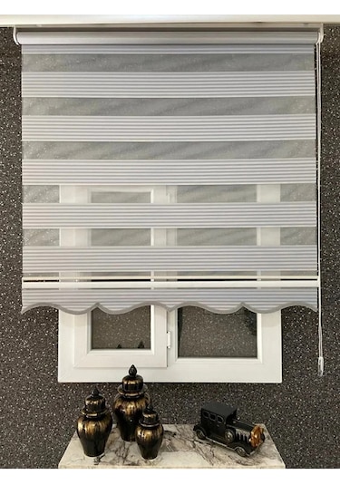 Açık Gri Geniş Pliseli Zebra Stor Perde Eteği Dilimli Alüminyum Kasa Metal Ayak Açık Gri