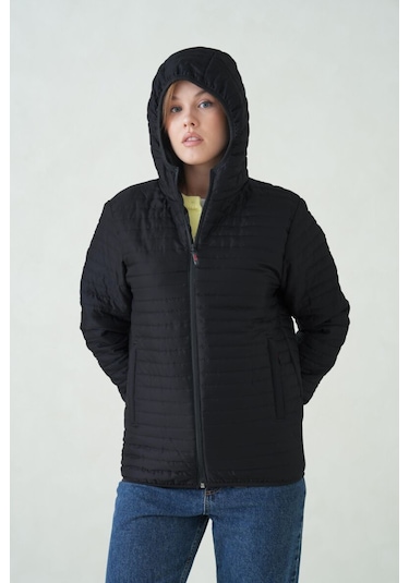 İçi Astarlı Su Ve Rüzgar Geçirmez Cepli Kapüşonlu Kadın Mont Siyah