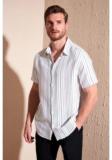 Buratti Çizgili Pamuklu Slim Fit Kısa Kollu Erkek Gömlek Cf23S116097 Beyaz-Siyah Buratti Çizgili Pamuklu Slim Fit Kısa Kollu Erkek Gömlek Cf23S116097 Beyaz-Siyah