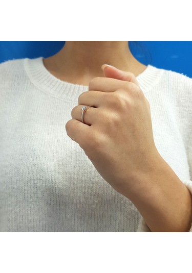 Lova E Renk 0,18 Karat Pırlanta Tektaş Yüzük - 1080011