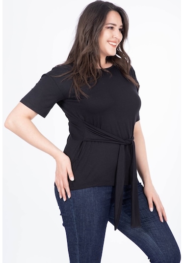 Önü Kuşaklı Tişört