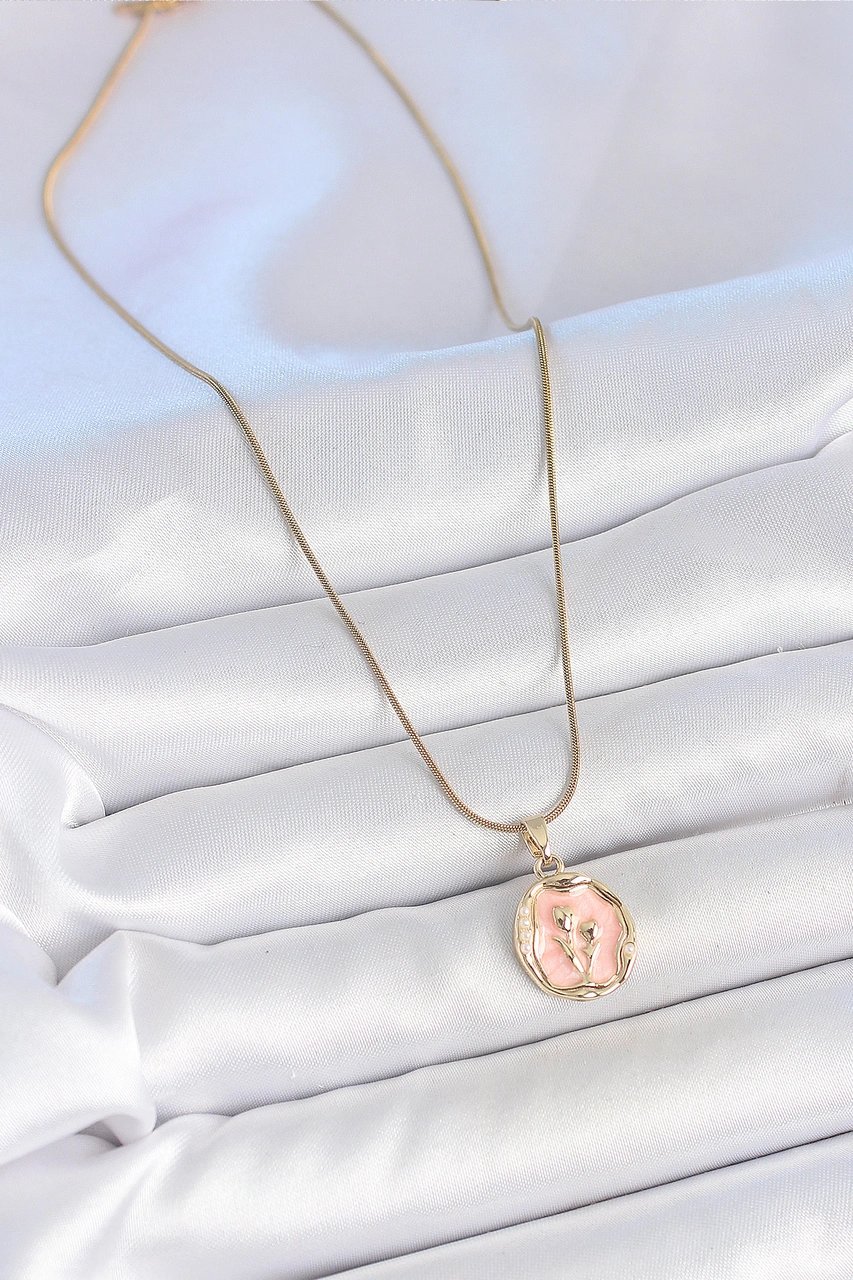 Nova Bazaar 316l Çelik Gold Renk Zincir Pembe Mineli Çiçek İşlemeli Portre Model Kadın Kolye Pembe