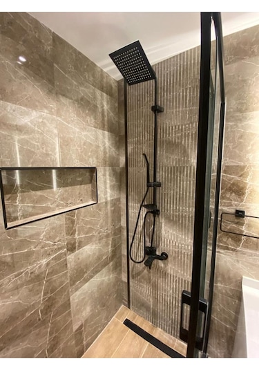 İsaoğlu Yapı Piano Black Siyah Tepe Yağmurlama Duş Seti Ve Siyah Banyo Bataryası Siyah Robot Duş Seti Siyah Duş Siyah