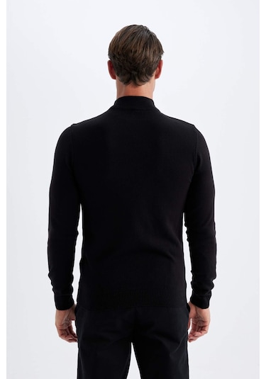 DeFacto Siyah Slim Fit Dar Kesim Yarım Balıkçı Yaka Basic Düz Triko Kazak R1127AZ24WNBK27 DeFacto Siyah Slim Fit Dar Kesim Yarım Balıkçı Yaka Basic Düz Triko Kazak R1127AZ24WNBK27