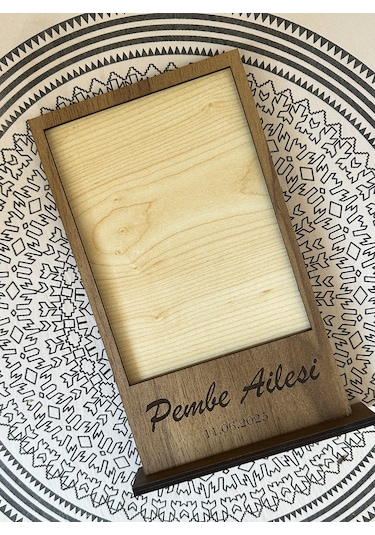 Kişiye Özel Kişiselleştirilebilir Üzerinde İsim Yazılı Ahşap Fotoğraf Çerçevesi - Dikey