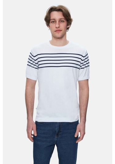 Kendrıck Beyaz Çizgili Bisiklet Yaka Triko Nakışlı Standard Fit Erkek Tshirt Beyaz
