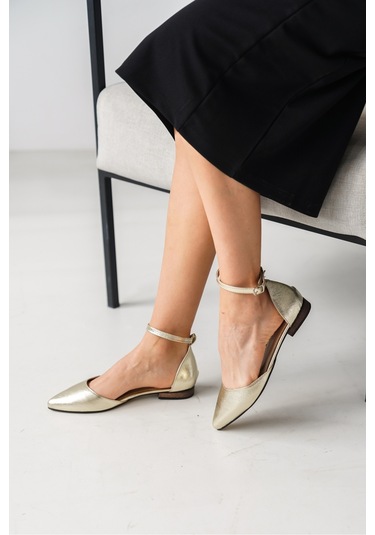 Misty Gold 2 Cm Topuklu Bilekten Bantlı Sivri Burun Günlük Babet Altın
