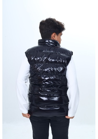 Toontoy Erkek Çocuk Parlak Görünümlü Göğsü Armalı Yelek Siyah