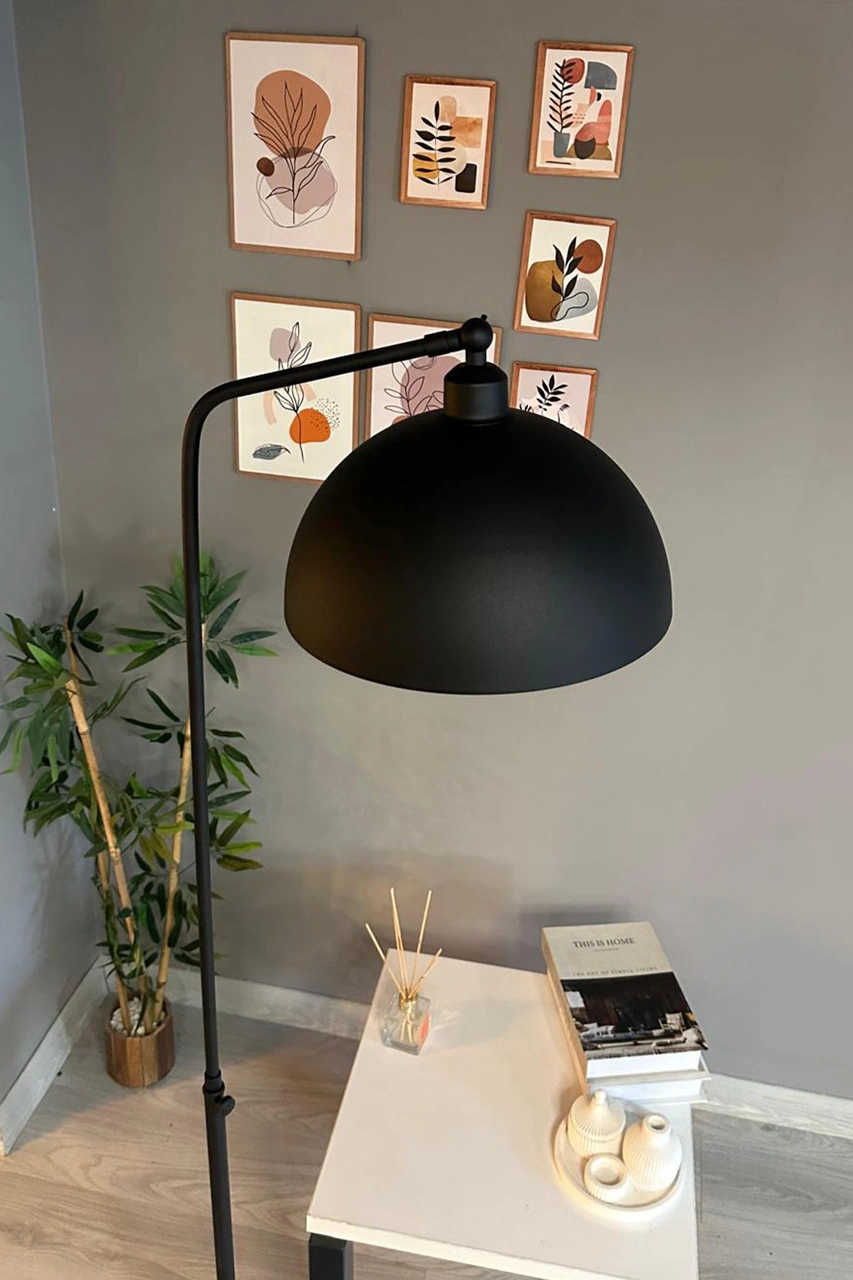 Siyah Lambader Hareketli Başlık Modern Dekoratif Metal Oturma Odası Çalışma Odası Zemin Lambası Siyah