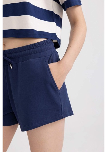 DeFacto Regular Fit Normal Bel Kısa Basic Düz Şort C7600AX24SMNV42 Lacivert DeFacto Regular Fit Normal Bel Kısa Basic Düz Şort C7600AX24SMNV42 Lacivert