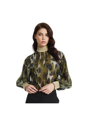 Parlak Detaylı Desenli Balon Kol Bluz Modern Yaka Ve Lastikli Bilek Tasarımıyla Şık Seçim Haki