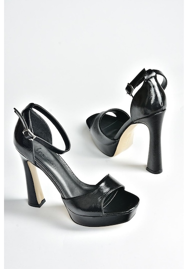 Siyah Rugan Topuklu Kadın Ayakkabı K404580108