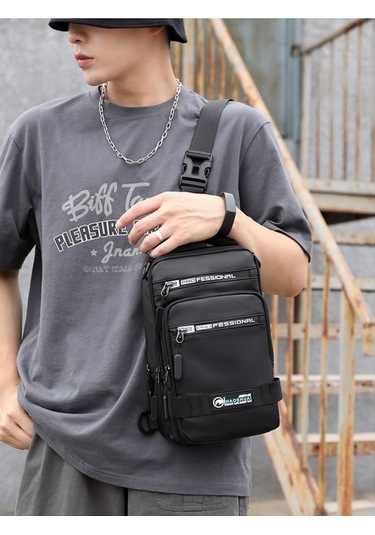 Dayanıklı Suya Dayanıklı Sırt Çantası - Hafif Ve Pratik Tekli Çanta Modeli Siyah