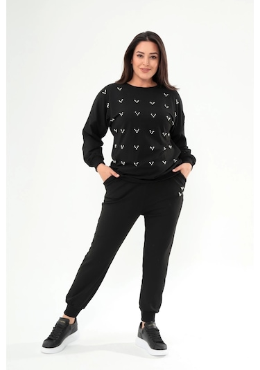 Önü V İncili Takım Siyah