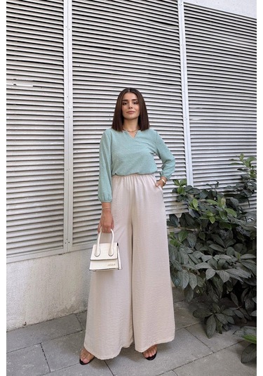 Mint Uzun Truvakar Kol, Öpücük Yaka, Ponponlu Kumaş Basic Kesim Bluz - Tesettüre Uygun Mint