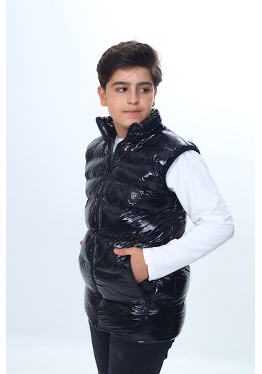 Toontoy Erkek Çocuk Parlak Görünümlü Göğsü Armalı Yelek Siyah