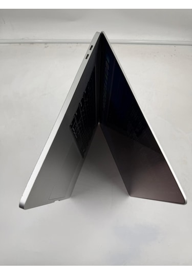Apple Macbook Pro A2141 i7-9750H 16 GB 512 GB SSD 16" Dizüstü Bilgisayar (Yenilenmiş)