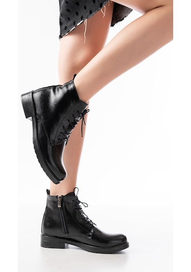 165-225 Siyah Rugan Bağcıklı Fermuarlı Günlük Kadın Bot Beyaz