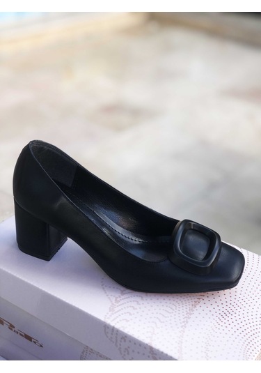 Siyah Kalın Topuk Özel Sade Ve Şık 001