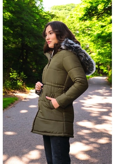 Kışlık Orta Boy Kapüşonlu Kürklü Şişme Kadın Mont Haki