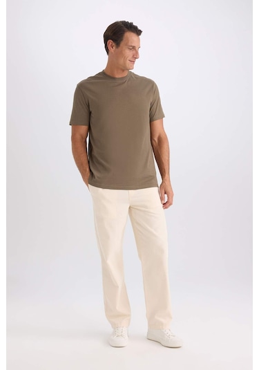 DeFacto %100 Pamuk New Regular Fit Bisiklet Yaka Basic Düz Kısa Kollu Tişört V7699AZ25SPKH207 DeFacto %100 Pamuk New Regular Fit Bisiklet Yaka Basic Düz Kısa Kollu Tişört V7699AZ25SPKH207