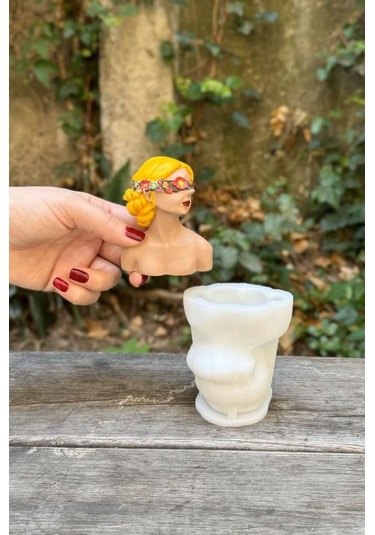 Juli Çiçekli Göz Bandı Takan Tekli Silikon Mum Kalıbı