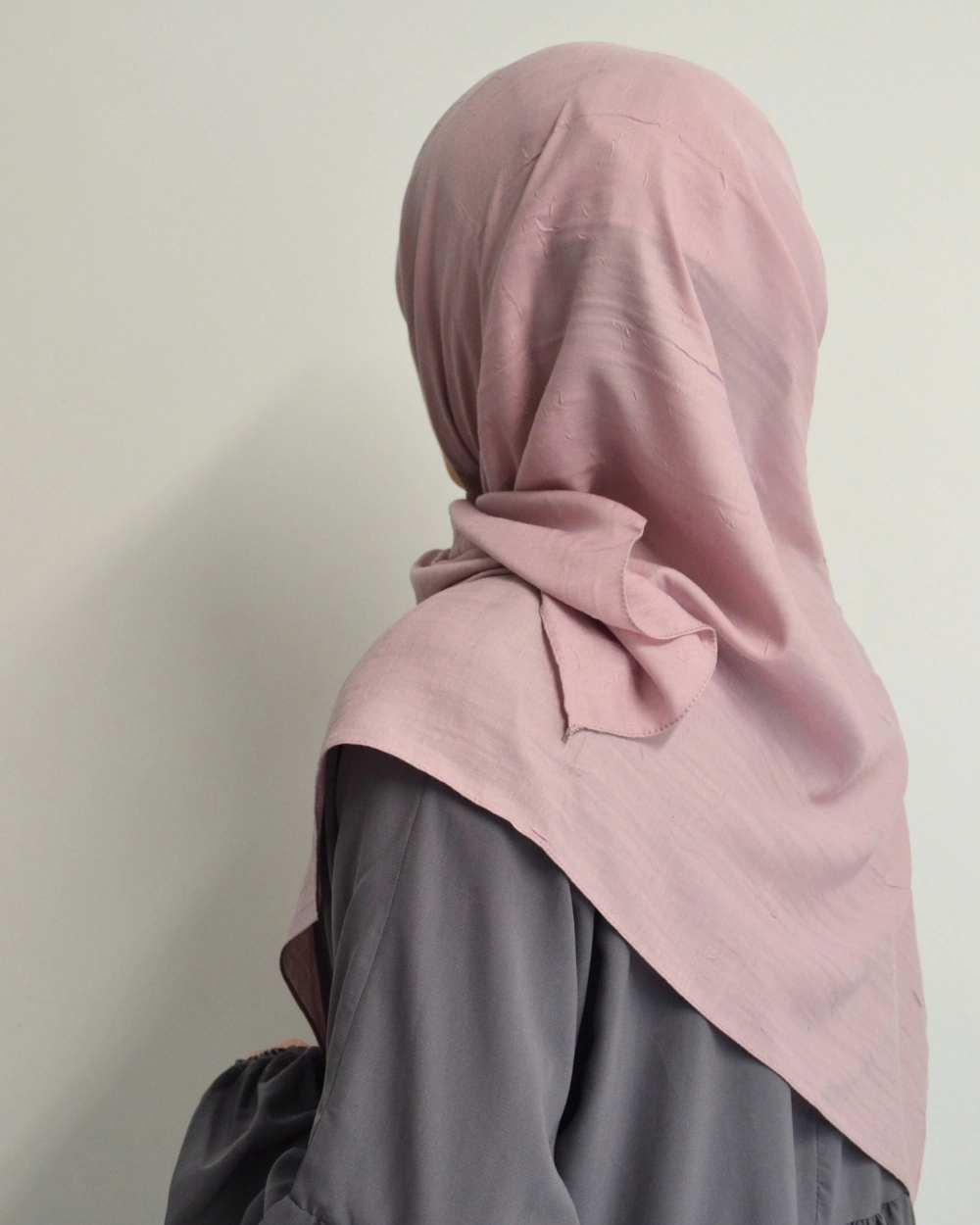 Bambu Kraş Eşarp 100x100 Cm Terletmez, Tok Ve Dik Duran, Dört Mevsim Kullanıma Uygun Gül Kurusu