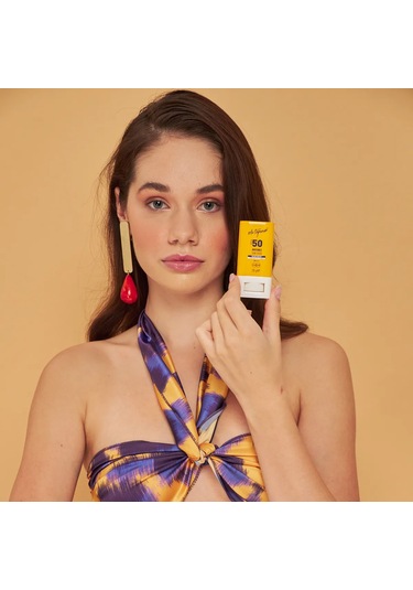 Eda Taşpınar Invisible Yüz Güneş Korucu Stick SPF50+ 20 G