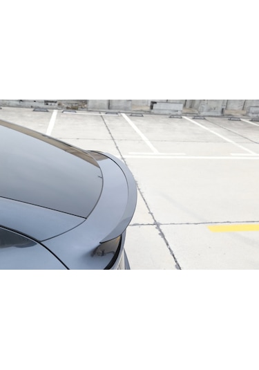 Tesla Model Y Junıper Pianoblack Spoiler 2025+