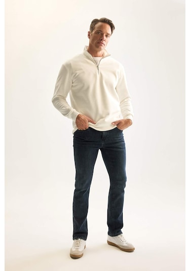 DeFacto 3 İplik Pamuklu Şardonlu İçi Polarlı Comfort Regular Fit Rahat Kalıp Dik Yaka Fermuarlı Kalın Sweatshirt D9067AXNSWT32 DeFacto 3 İplik Pamuklu Şardonlu İçi Polarlı Comfort Regular Fit Rahat Kalıp Dik Yaka Fermuarlı Kalın Sweatshirt D9067AXNSWT32