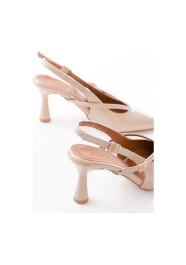 4962 Bej Sivri Burun Tokalı Yuvarlak Topuk Kadın Sandalet Bej