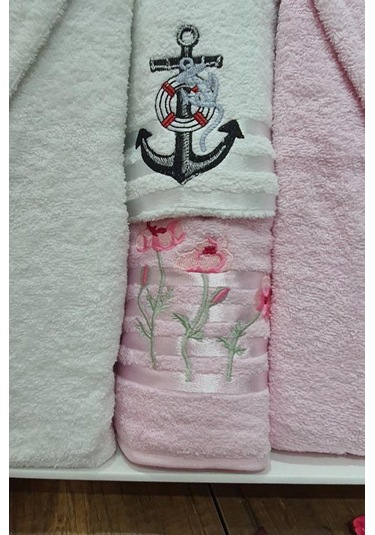 Çeyizlik Aile Bornoz Seti 4 Parça Pudra Beyaz Çok Renkli