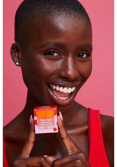 Tree Hut Strawberry Gece Boyu Nemlendirici Dudak Maskesi 17gr