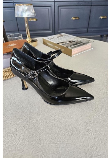 10 1103 Topukla Kadın Bilekden Bağlamalı Kısa Topuklu Sivri Burun Ayakkabı Siyah Rugan